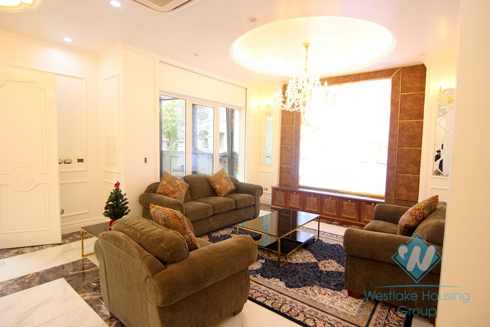 Luxurious villa for rent in Vinhomes riverside Long Bien